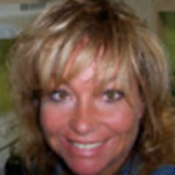 Meet your Posher, Mechelle - Picture 1 of 1